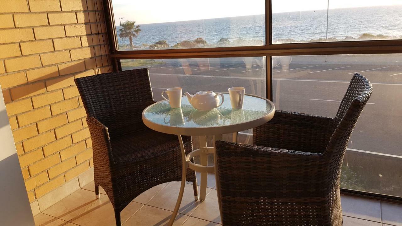 Acushla Accommodation Esplanade Living Self Check-In Self Check-Out West Beach Экстерьер фото