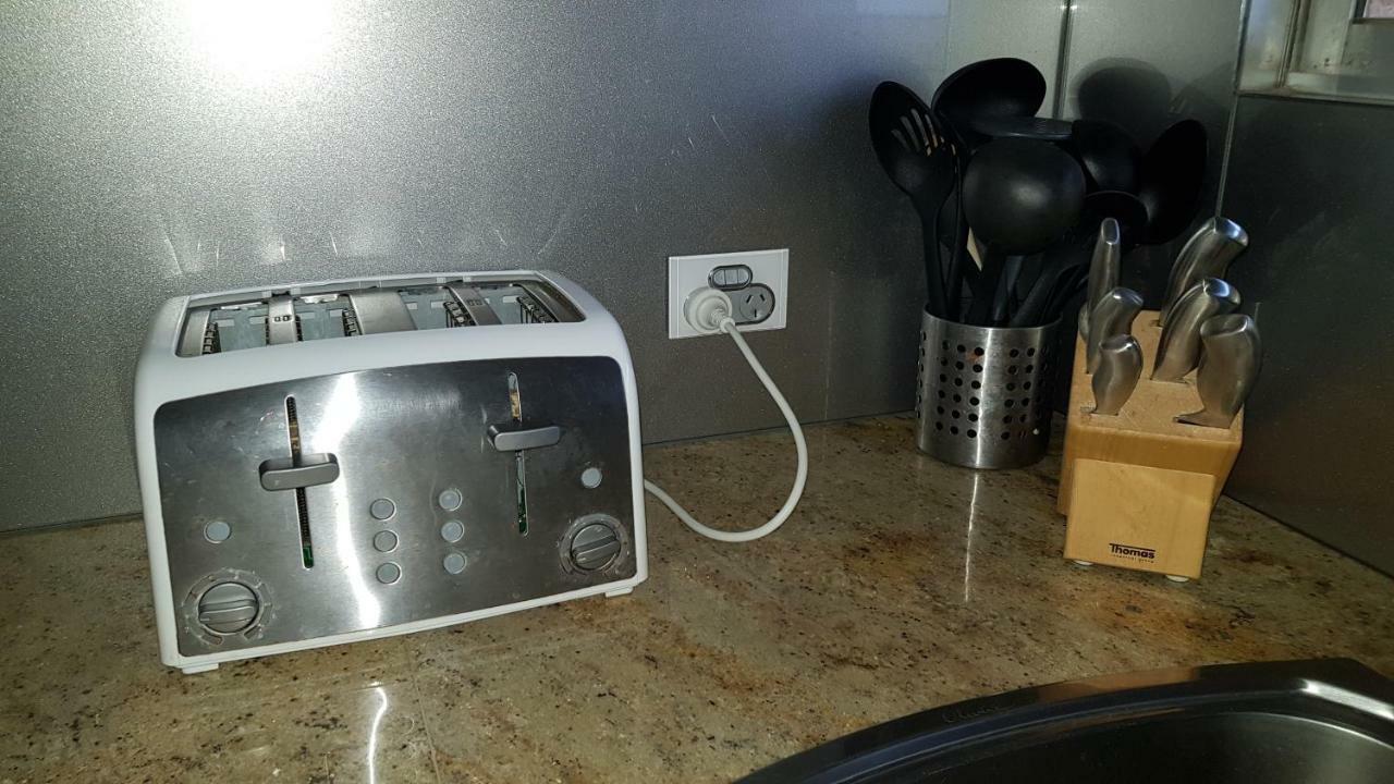Acushla Accommodation Esplanade Living Self Check-In Self Check-Out West Beach Экстерьер фото