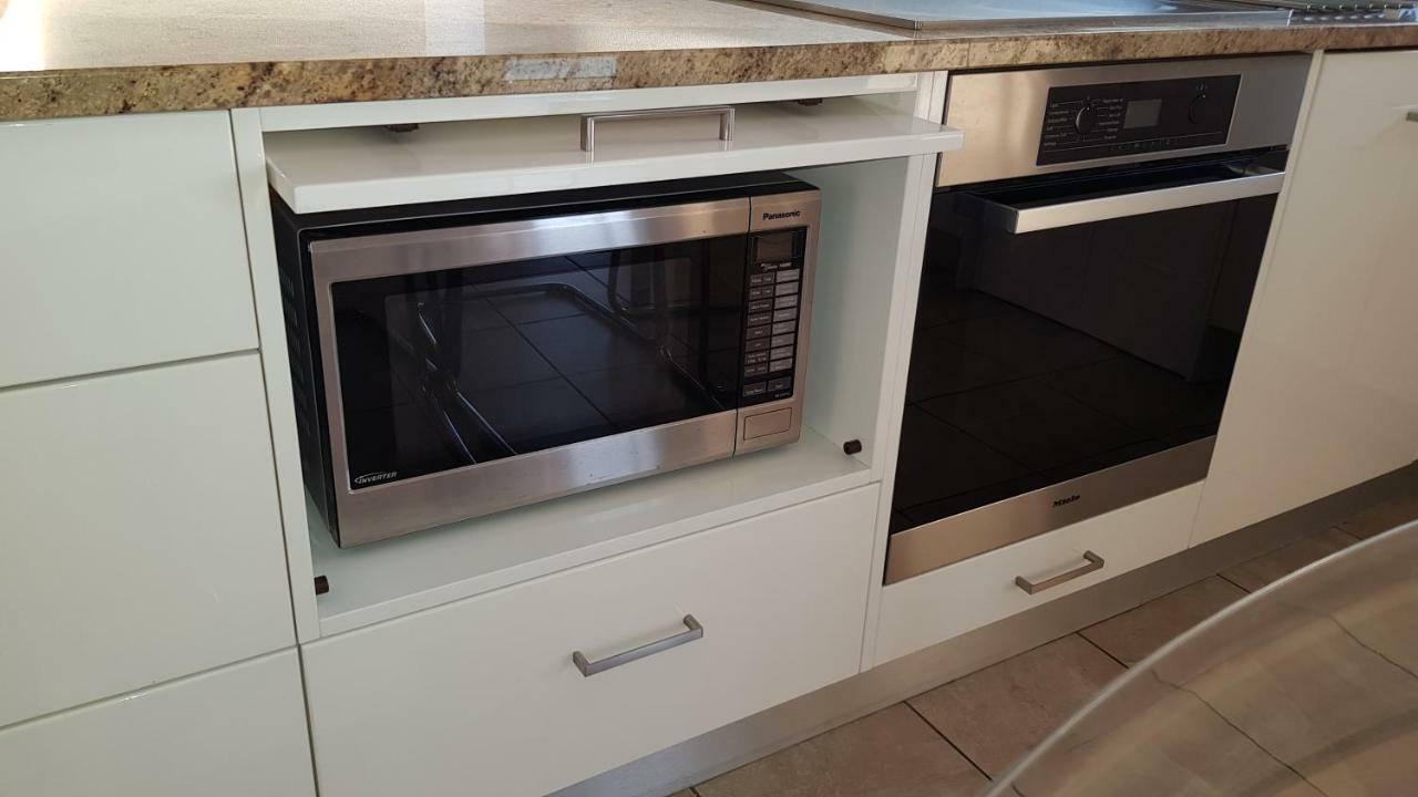Acushla Accommodation Esplanade Living Self Check-In Self Check-Out West Beach Экстерьер фото