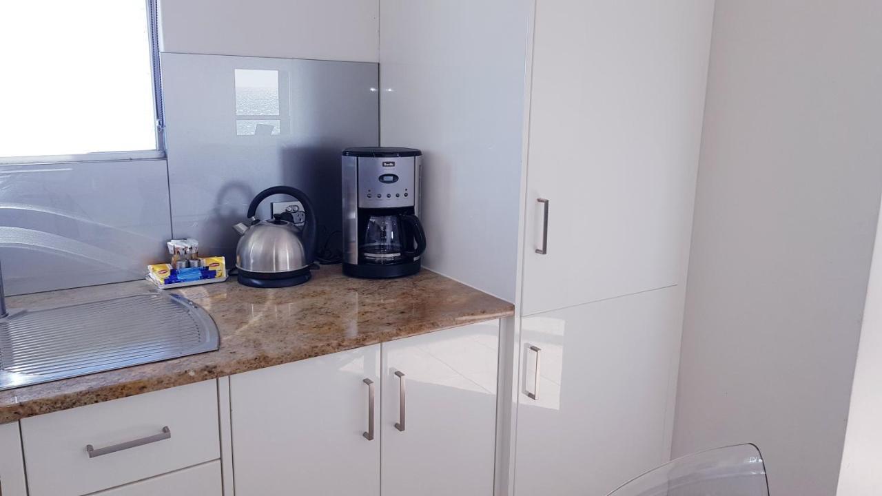 Acushla Accommodation Esplanade Living Self Check-In Self Check-Out West Beach Экстерьер фото